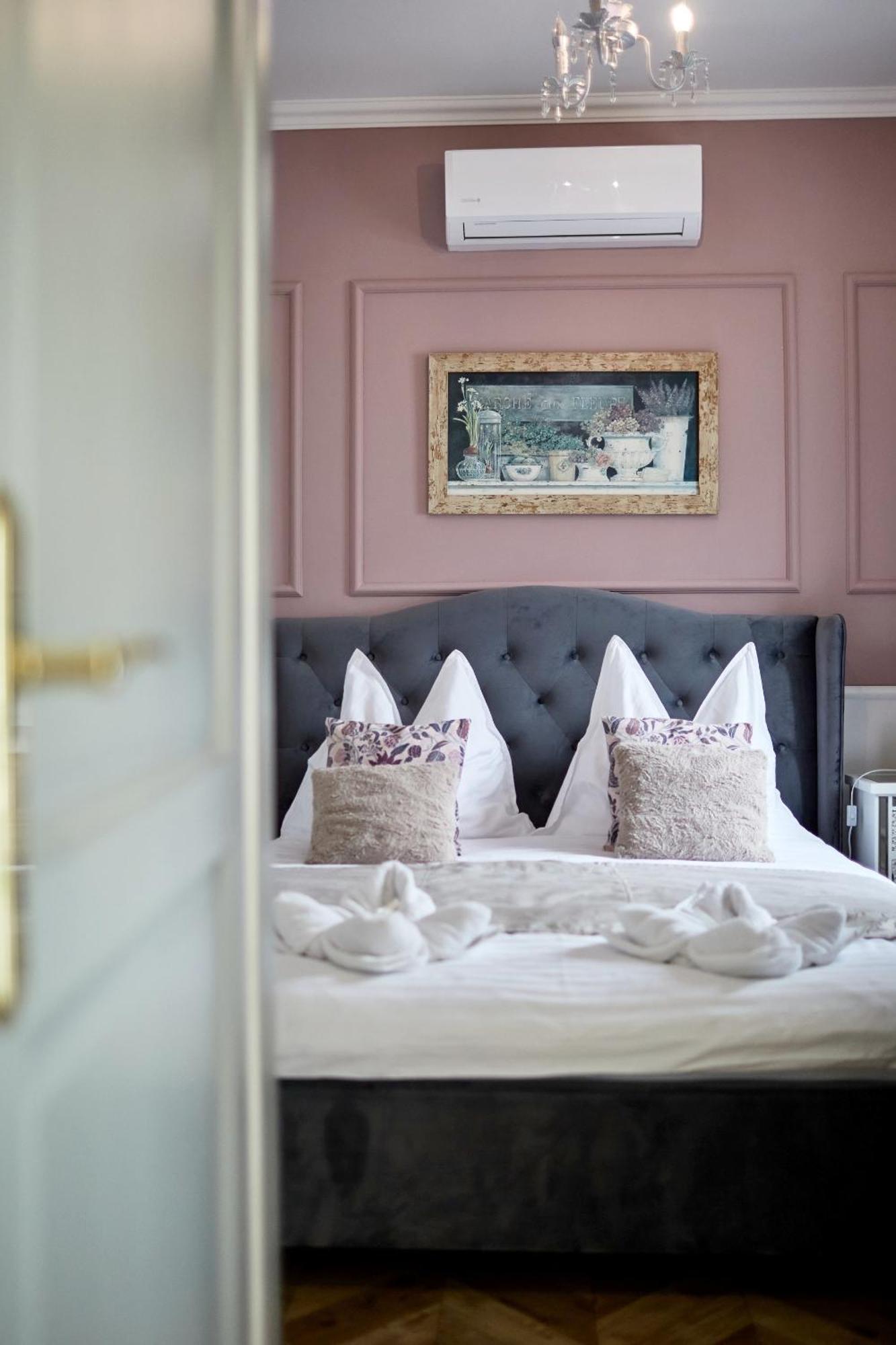 The Doors Boutique Apartments Mosonmagyaróvár Zewnętrze zdjęcie